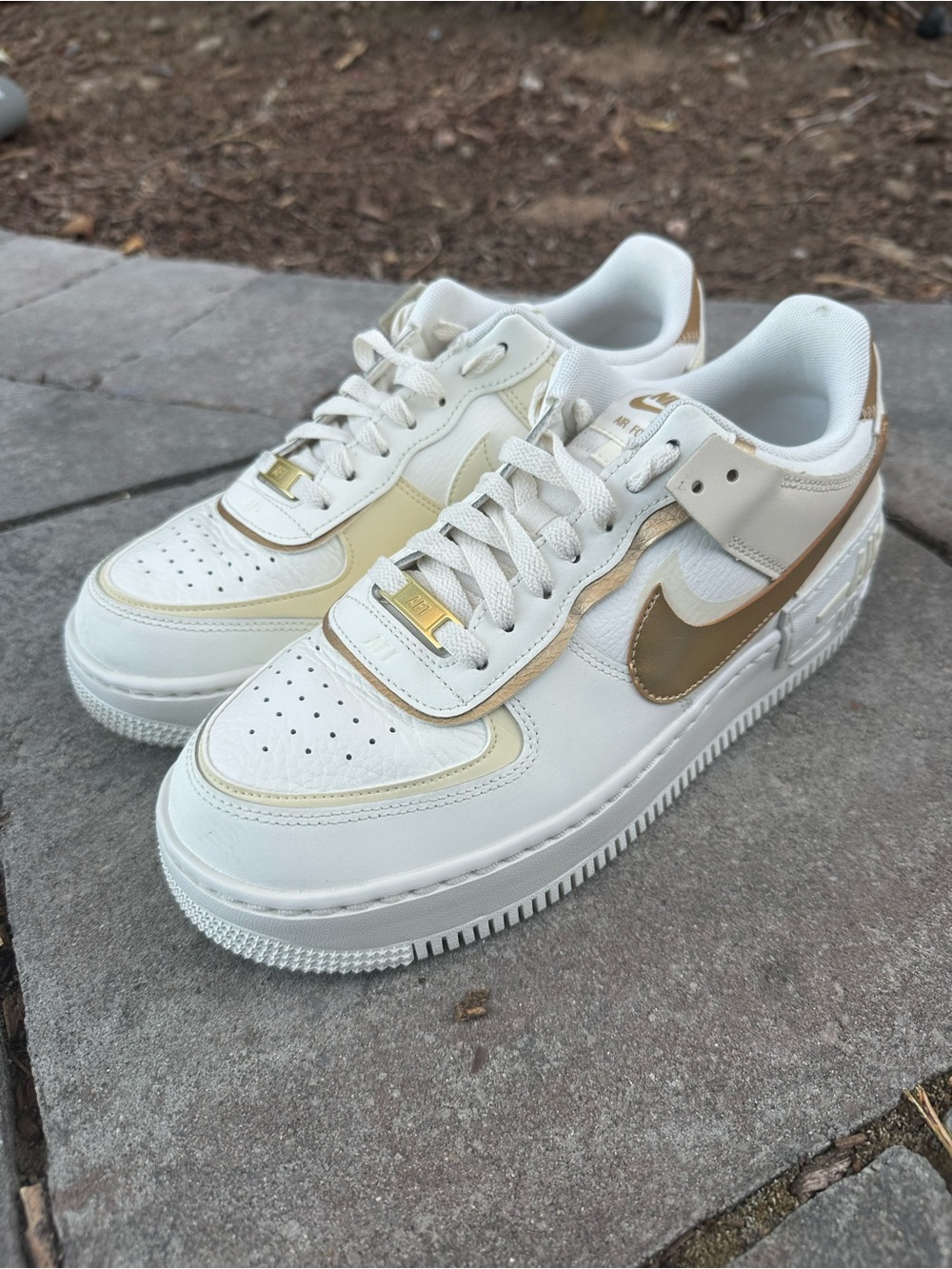 Nike Air Force 1 ‘07 White Gold Metallic Low Top Sneakers Women’s Size 10 - Picture 3 of 7